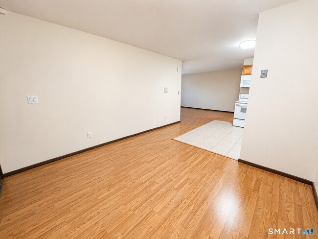 Foto del edificio - 185 Scott Rd