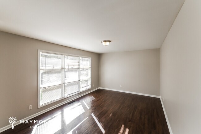 Foto del edificio - 3624 Springhill Dr