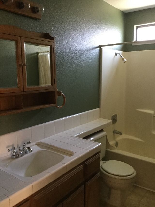 Foto del edificio - House For Rent in Turlock
