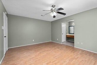 Building Photo - 6 S Pineplank Ct