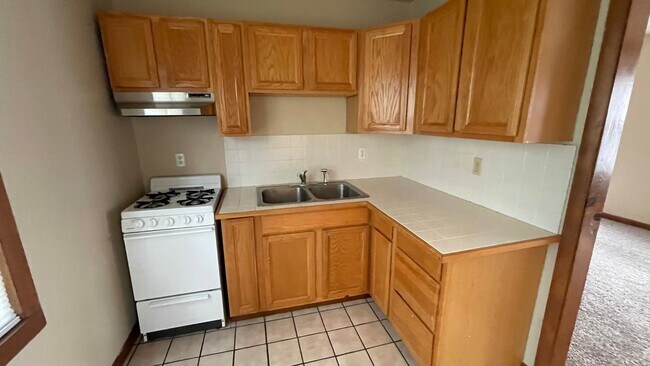 Foto del edificio - unique 1 bedroom, 1 bathroom “tree top” apartment