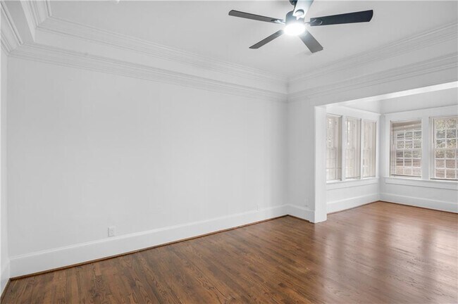 Foto del edificio - 360 Ponce De Leon Ave NE