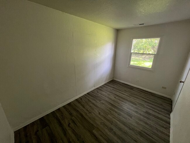 Building Photo - 2705 Horton Dr