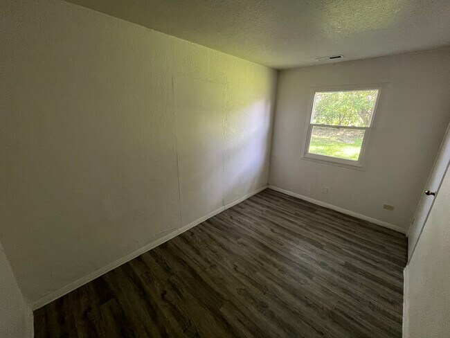 Foto del edificio - 2705 Horton Dr