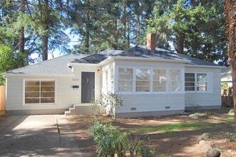 Building Photo - 3035 SE 118th Ave