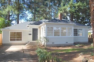 Building Photo - 3035 SE 118th Ave