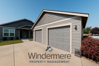 Building Photo - 208 Marjorie Place