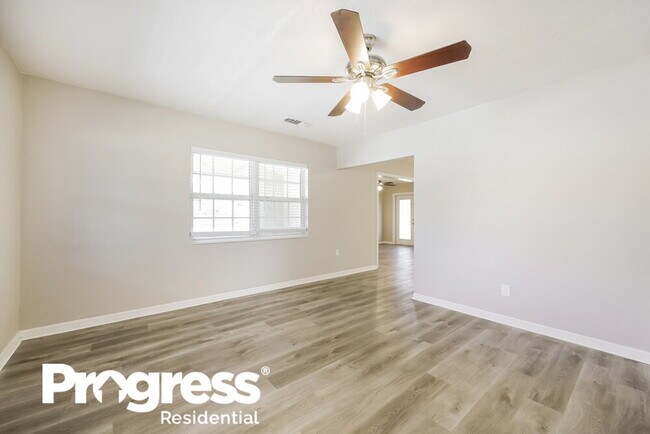 Building Photo - 5 Victoria Dr