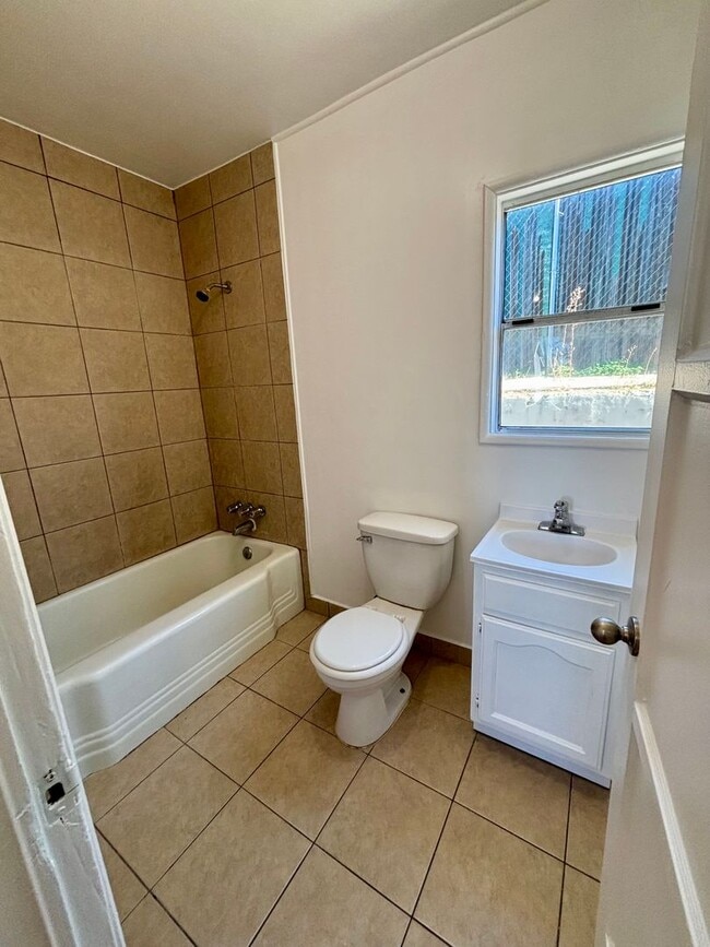 Foto del edificio - 7529 Foothill Blvd