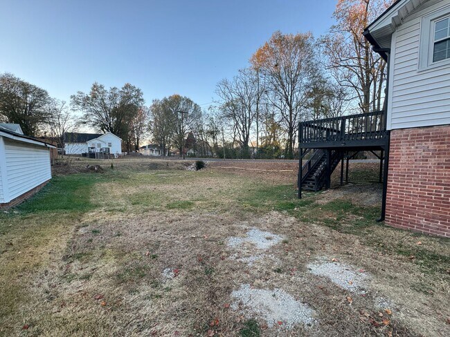 Building Photo - Fully remodeled, 2 bed 1 bath house, Walk to downtown Kannapolis!