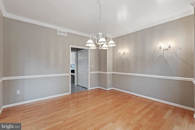 Foto del edificio - 210 Garrison Forest Rd