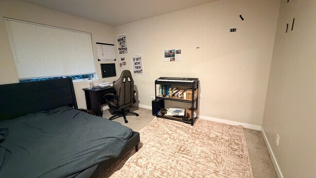 Foto del edificio - 7003-7151 151st Ave NE