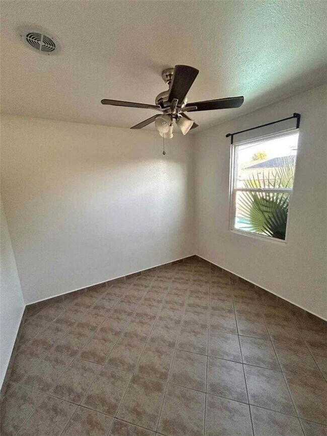 Foto del edificio - 413 N Alameda St