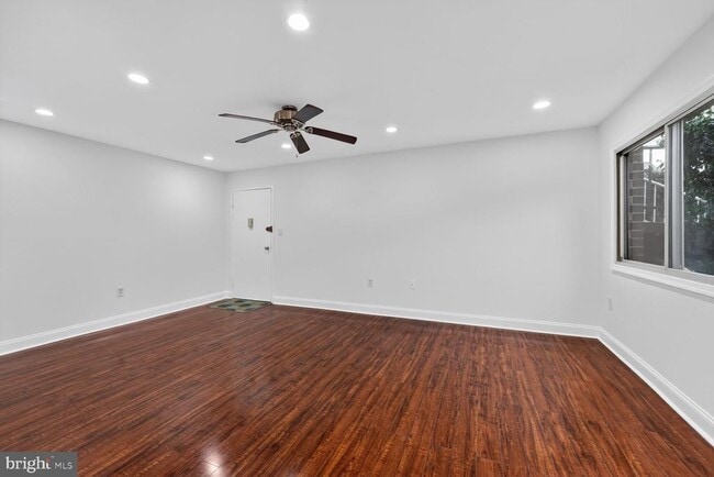 Building Photo - 12753 Dara Dr