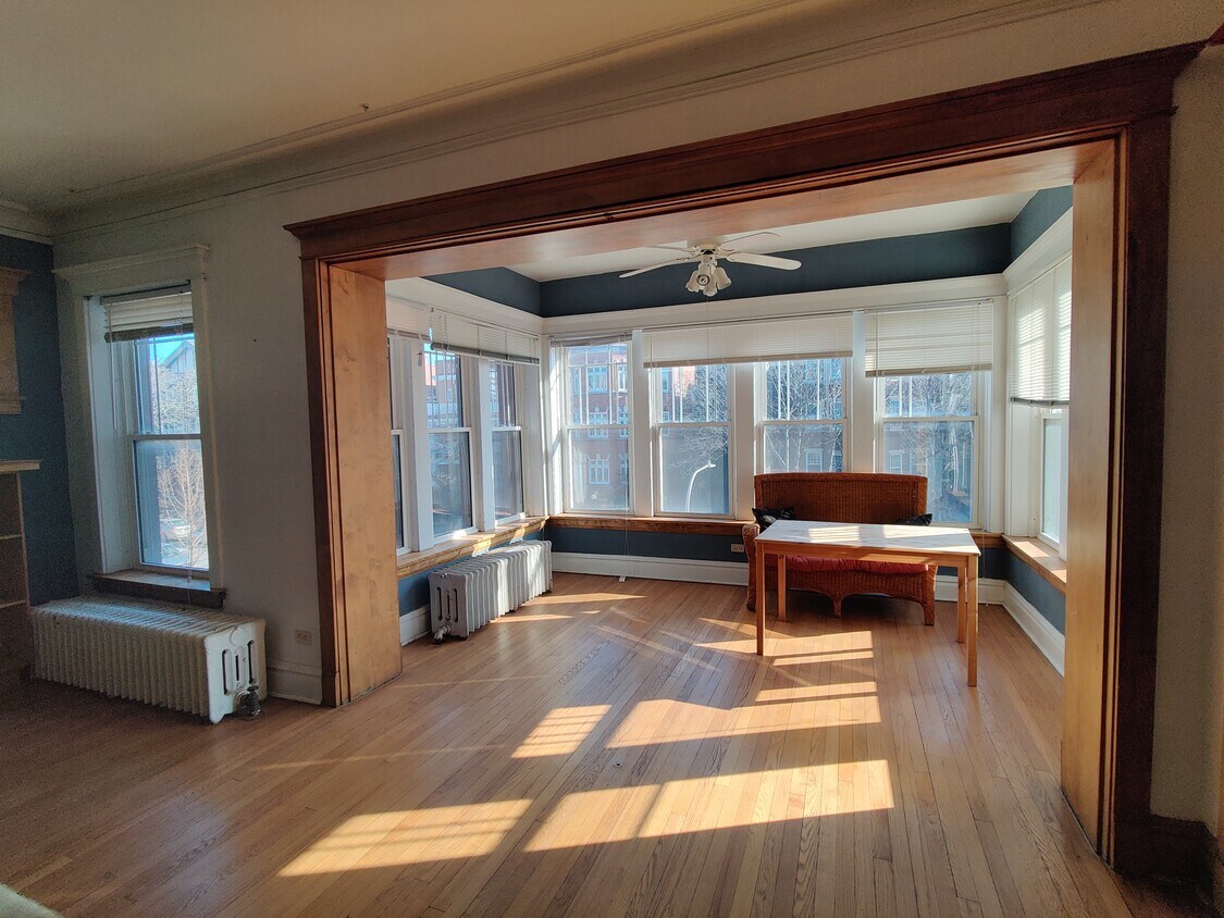 Foto principal - 1128 W North Shore Ave