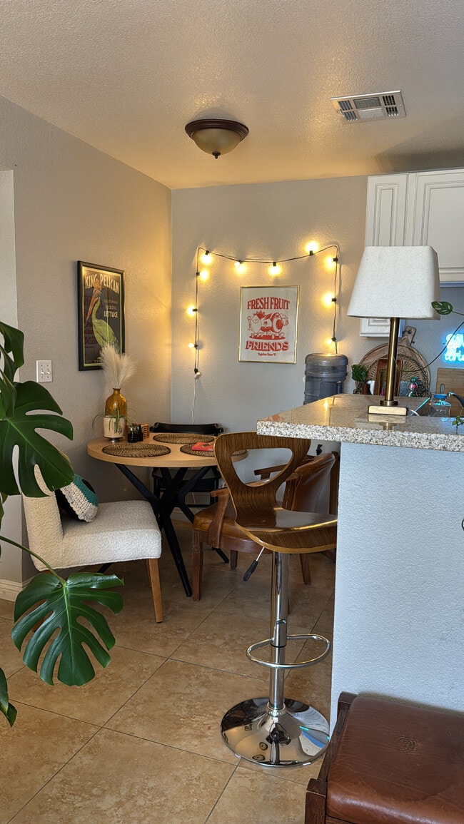 Building Photo - 5111 S Lindell Rd