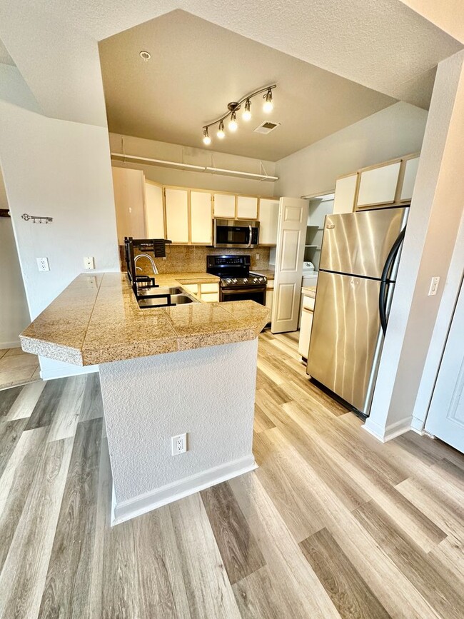 Foto del edificio - 4545 Wheaton Dr