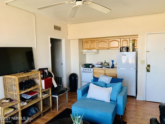 Building Photo - 1 br, 1 bath Condo - 311 W Ashley St Apt 1205