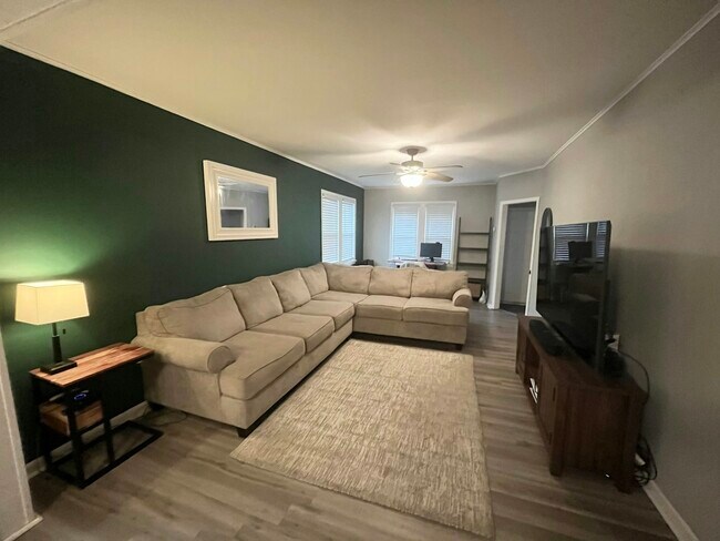 Foto del edificio - 157 Congress Avenue, Unit 1