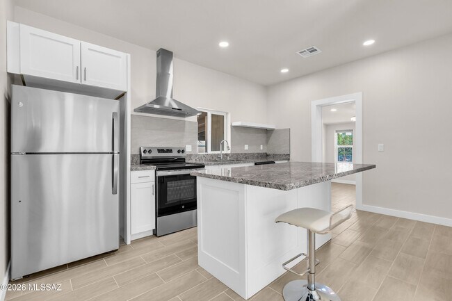 Foto del edificio - 815 E Drachman St