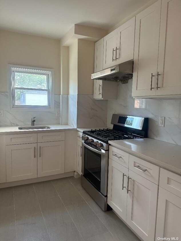 Foto principal - 160-24-160-72 72nd Ave