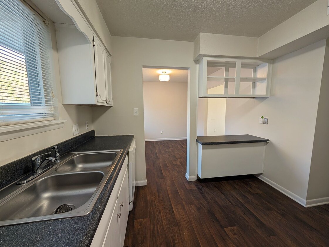 Primary Photo - 2 Bedroom Walking Distance to NCSU!
