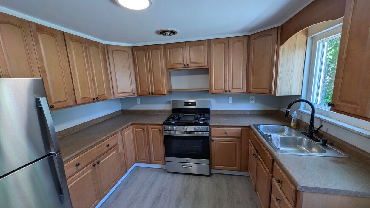 Foto principal - Whitaker / Homestead - 2 BR Single Family,...