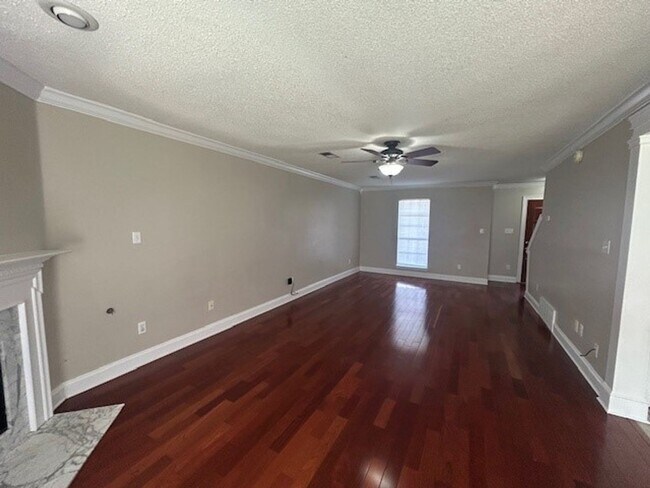 Foto del edificio - Overpark and Centerhill Schools; 4 BR