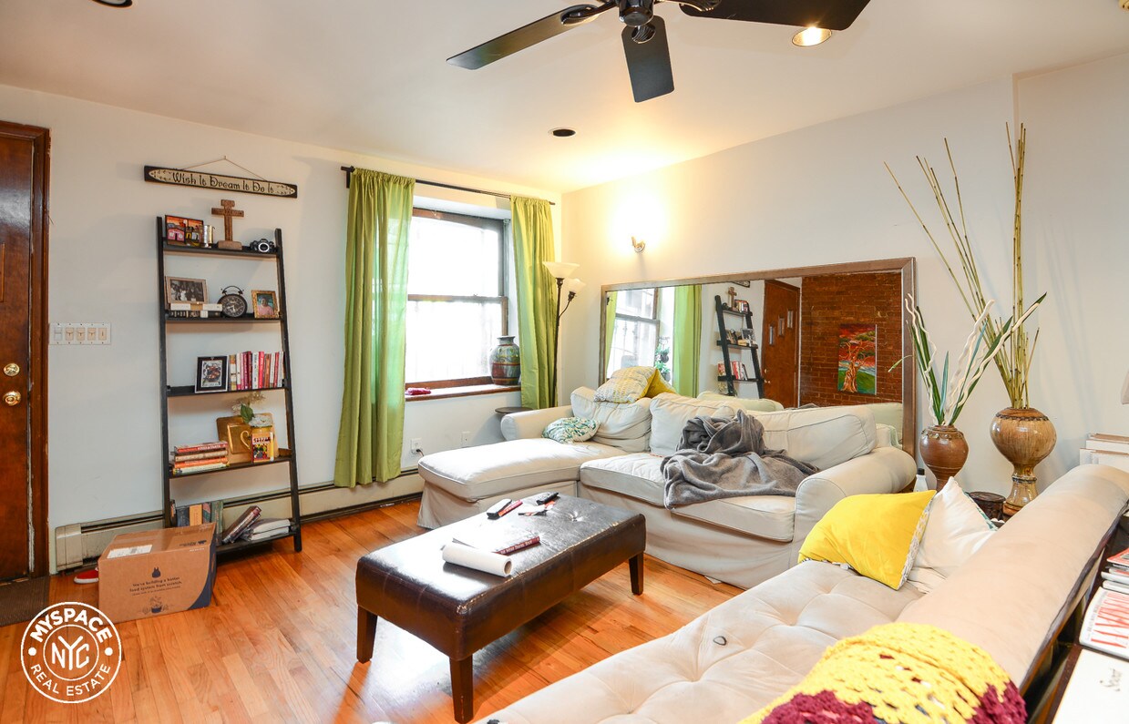 Foto principal - 544 Washington Ave