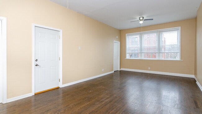 Building Photo - 460 W 29th St