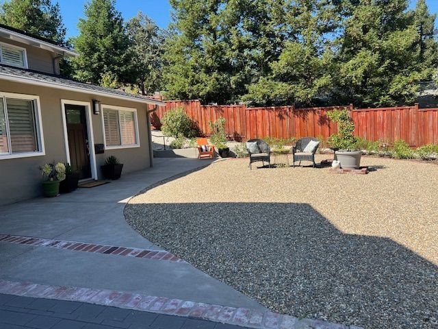 Building Photo - 389 Montecillo Dr