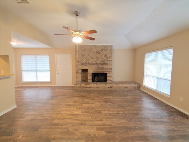 Foto del edificio - 4410 Dawn Creek Ln