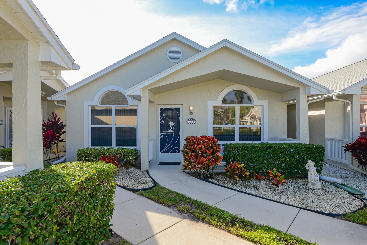 Primary Photo - 1184 NW Lombardy Dr