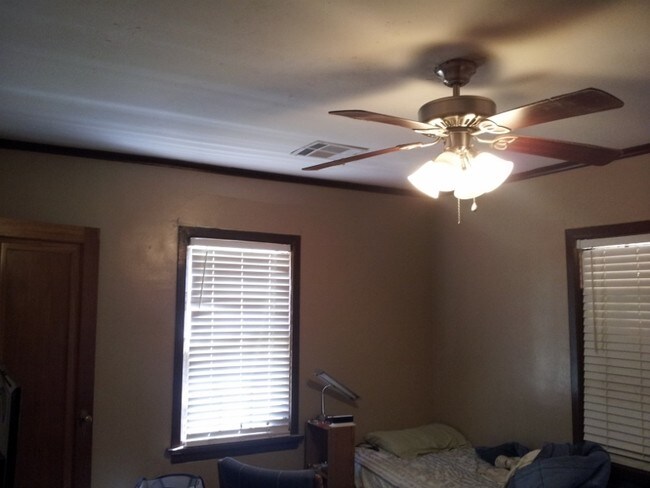 Building Photo - 105 S Monticello Dr