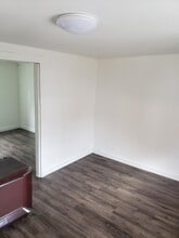 Building Photo - 715-711 11th Ave