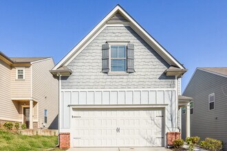 Building Photo - 123 Fern Walk