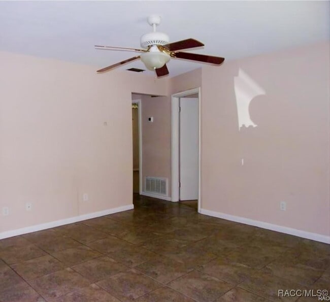 Building Photo - 711 Emery St