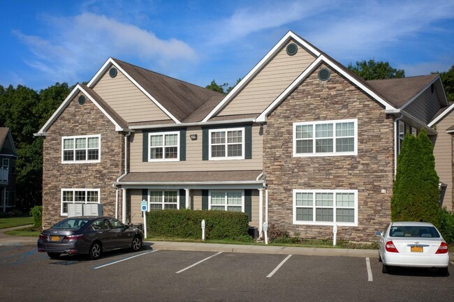 Building Photo - 400 Adams Way