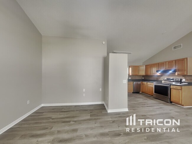 Building Photo - 352 N Fork Pl