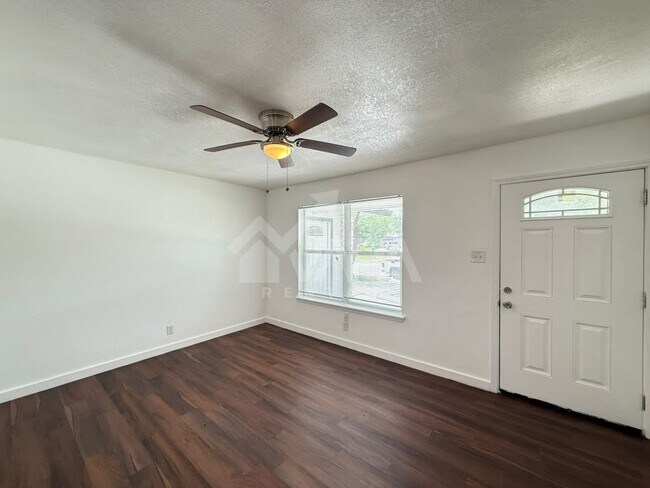 Foto del edificio - 5306 Boatman Rd