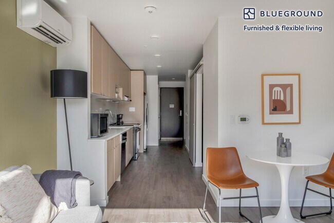 Foto del edificio - 2401 S Jackson St