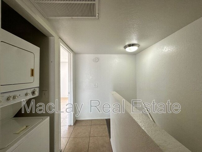 Foto del edificio - 2801 E Monte Cristo Ave