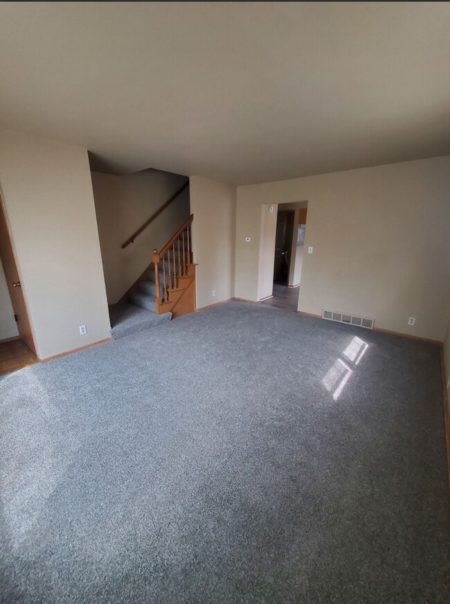 Building Photo - 4808-4810-4810 W Mill Rd
