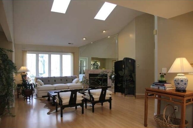 Foto del edificio - 31 Westwinds Dr
