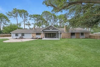 8219 Wateka Cir