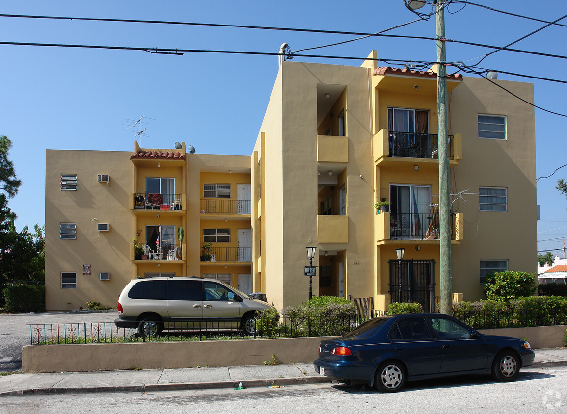 Foto principal - 700 SW 6th St