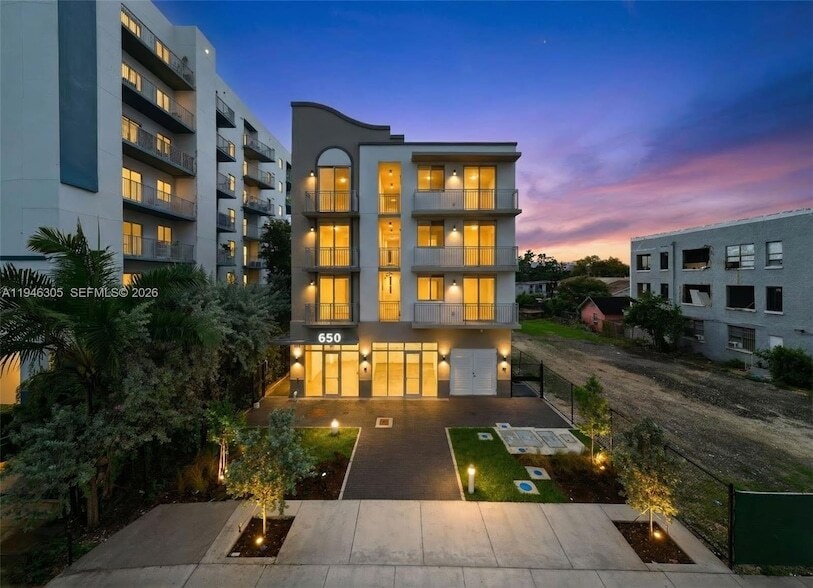 Photo - 650 SW 1st Street Unit 406