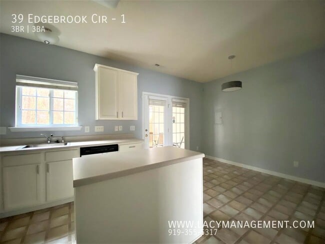Building Photo - 39 Edgebrook Cir