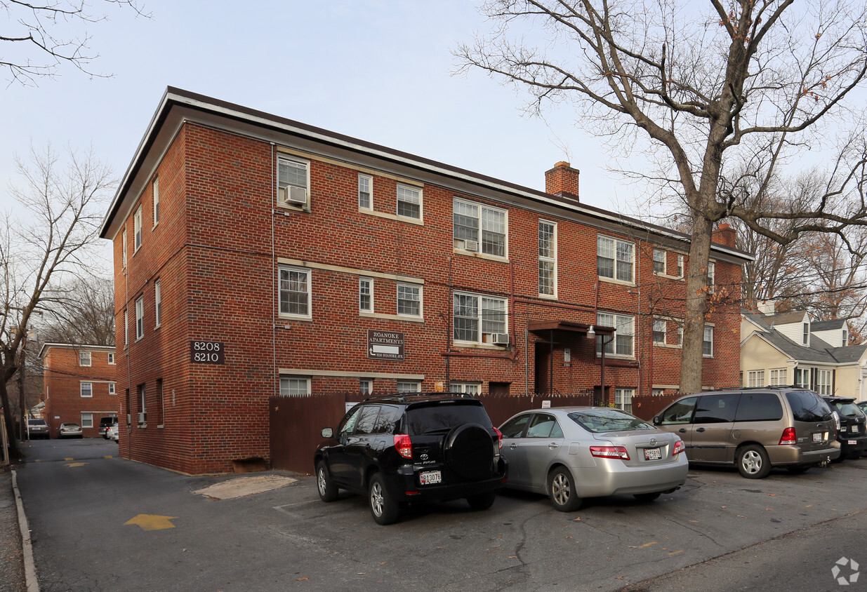 Primary Photo - Roanoke Apartments