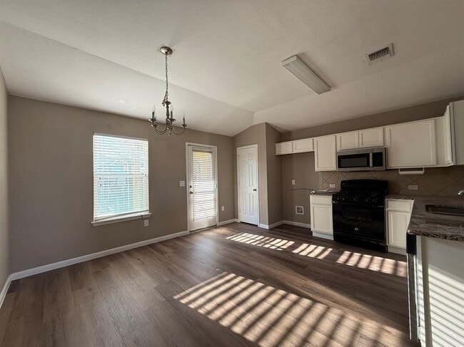 Building Photo - 18017 Busby Dr